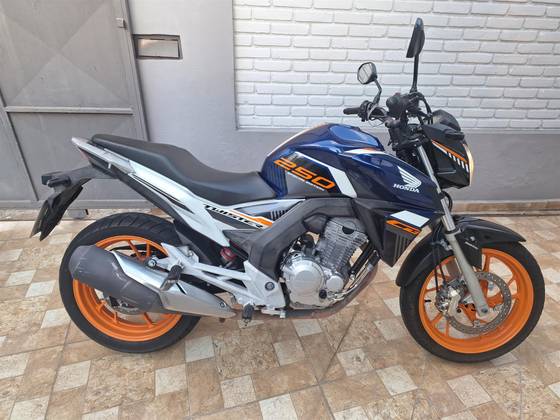 HONDA CB TWISTER SPECIAL EDITION ABS 